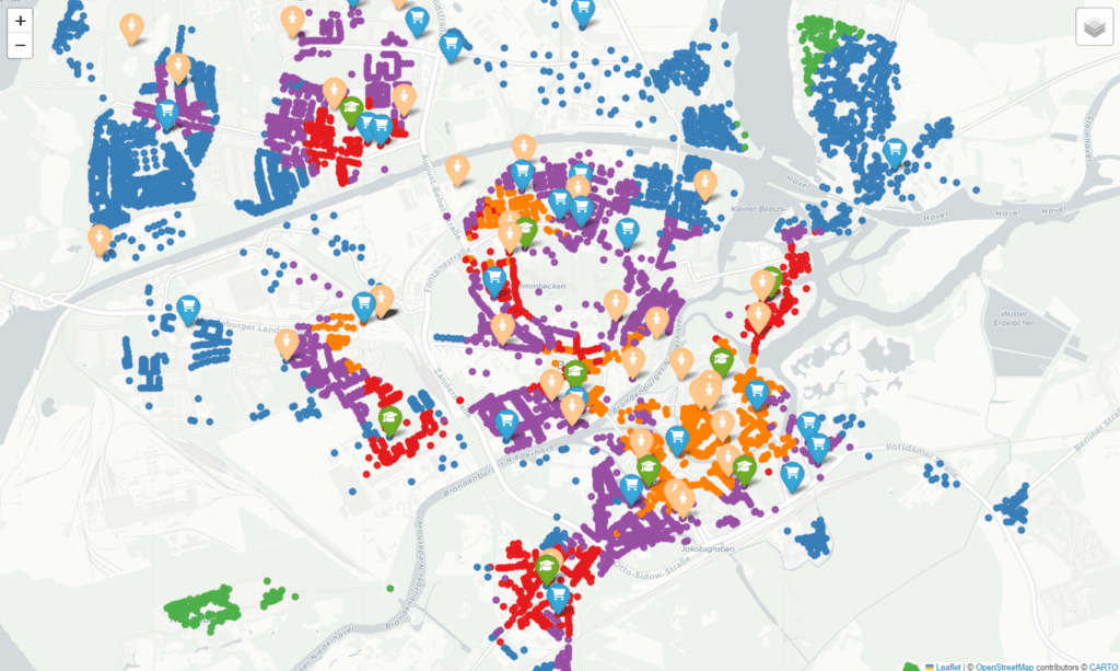 Beispielhaftes Clustering (K-Means) von Brandenburg an der Havel mit Kitas, Schulen, Haltestellen, Supermärkten und Zentrumsnähe als Kriterien.